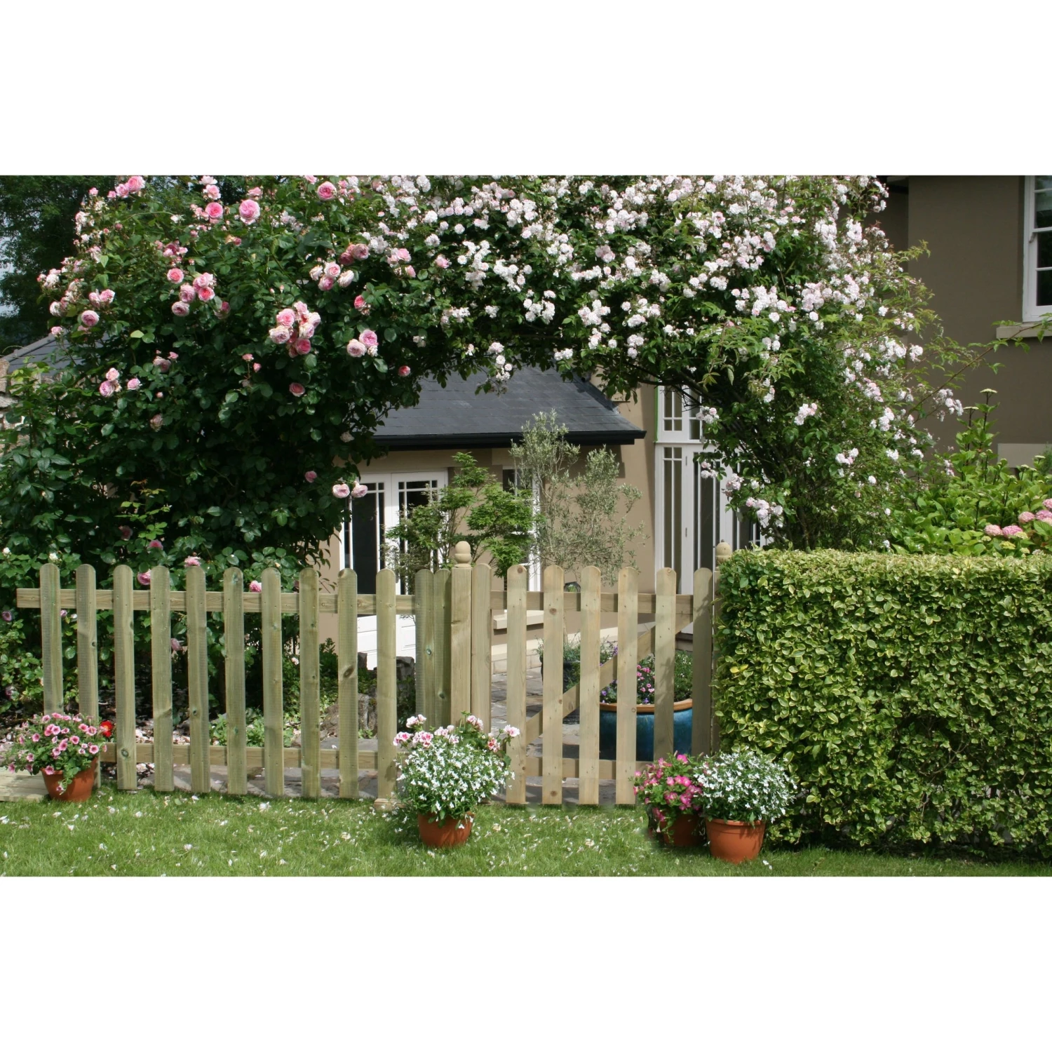 Ruby UK Redwood Round Top Picket Pales 4 Ruby UK Redwood Round Top Picket Pales