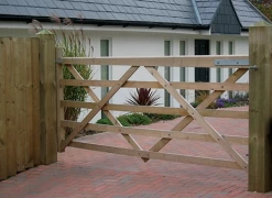Ruby UK Planed 5 Bar Field Or Entrance Gate Softwood 7 Ruby UK Planed 5 Bar Field Or Entrance Gate Softwood